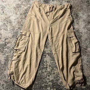 Fashion nova pants with adjustable legs and waist size